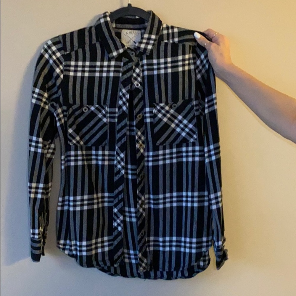 Women’s black and white flannel